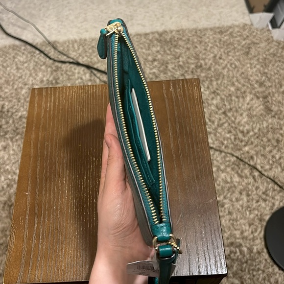 COACH NWT Bright Jade Green Small Wristlet Purse - Picture 4 of 8